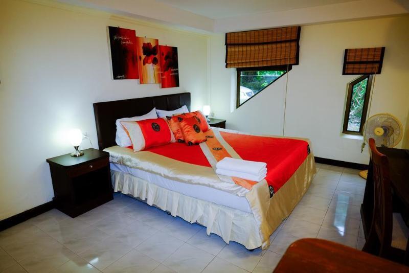 Patong Adonis Guest House מראה חיצוני תמונה